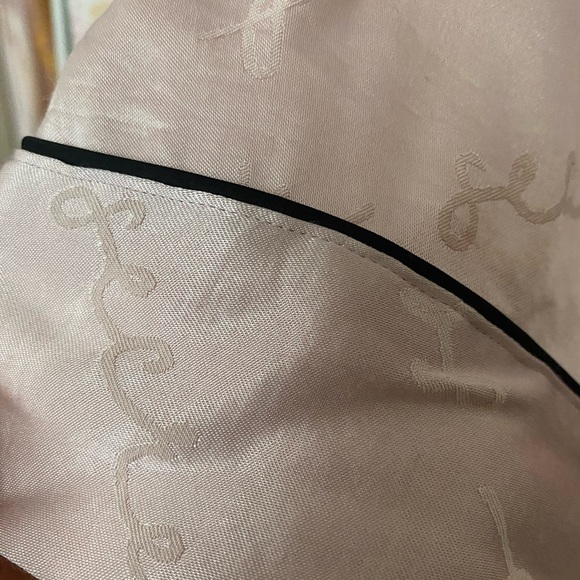 Victoria Secret Silk Pajama Shorts size Large - Picture 4 of 5